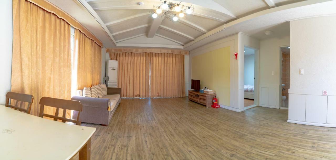 Joyville Resort Jeju Buitenkant foto